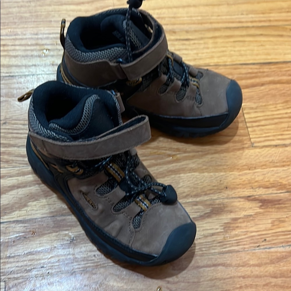 Kids Brown Hiking Shoes
